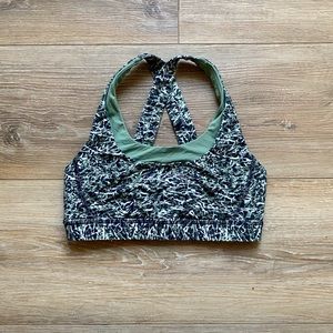 Lululemon Run Stuff Your Bra size 6